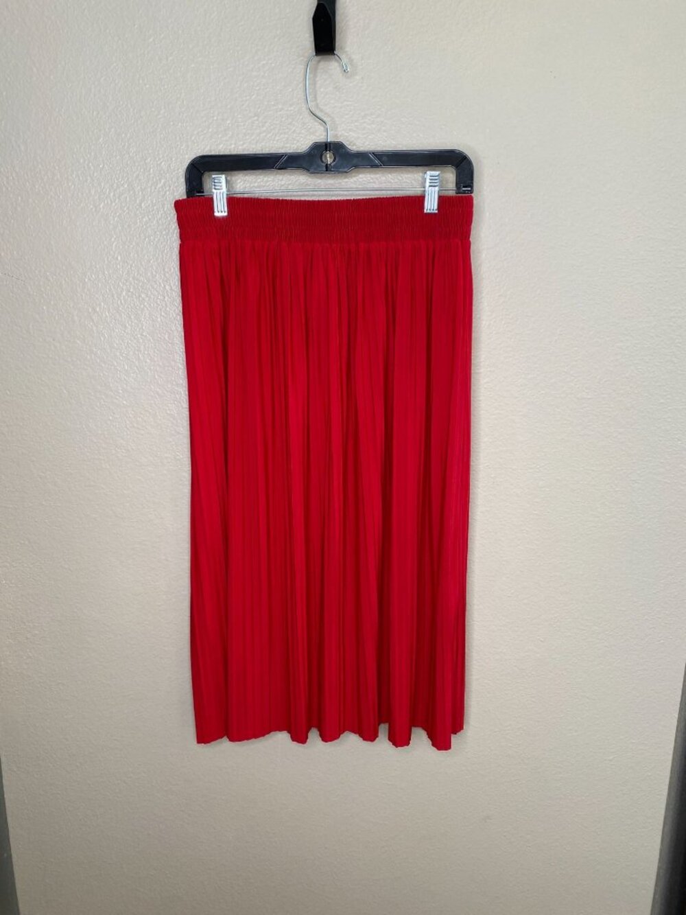 P.O.S.H Womens Red Pleated Midi Skirt Size Medium Elastic Waist Polyester Blend